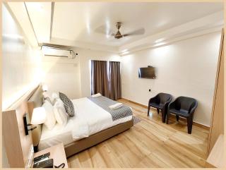 G-Resort-Sea View - Marine Drive, Puri Air-Conditioned Rooms with Balconies, Pool, Restaurant, & Free Wi-Fi - Luxury Hotel Inn - 9