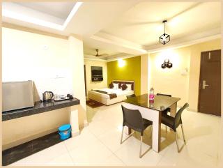 G-Resort-Sea View - Marine Drive, Puri Air-Conditioned Rooms with Balconies, Pool, Restaurant, & Free Wi-Fi - Luxury Hotel Inn - 7