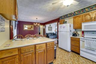 Roaring Spring Horse Farm Getaway with Game Room - 1