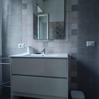 Vatican Museums Balcony Apartment - Fast Wi-Fi & Metro Nearby - 2