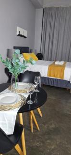 Cozy, self-catering studio in central maboneng - 5