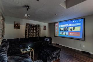 Family Fun, Movie Theater Games Full Kitchen Pool table Quiet Cul-de-Sac - 7