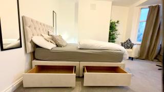Luxury Spacious Double Room, Mill Hill, London NW7 3BD - 1