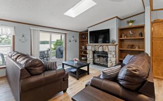 Picture Perfect Dual Home on the Lake - 4