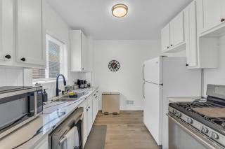 Family-owned 3BR in Larchmere Near Hospitals with Parking - 6