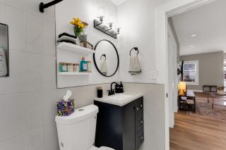 Family-owned 3BR in Larchmere Near Hospitals with Parking - 2