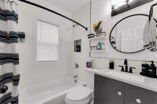 Family-owned 3BR in Larchmere Near Hospitals with Parking - 3