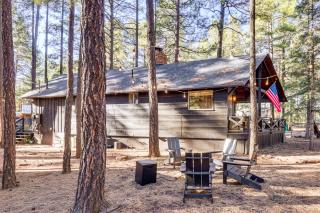 1 Mi to Woodland Lake Park: Forested Sanctuary! - 9