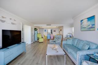Lighthouse Point 228- Stunning Beachside Residence - 6