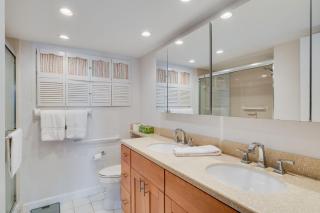 Lighthouse Point 228- Stunning Beachside Residence - 1
