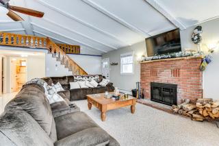 Hot Tub and Game Room Morgan Family Getaway - 5