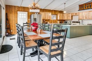 Hot Tub and Game Room Morgan Family Getaway - 3