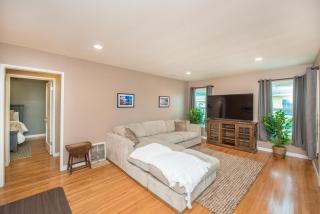 Welcome to your home at the Orange Circle - 6