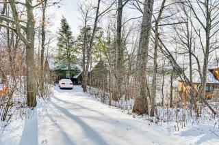 Ski, Sip and Snuggle Cozy Catskills Gem with Views! - 8