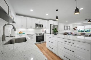 Coral Way Getaway • Sleeps 8 • Walk to Beach - 3