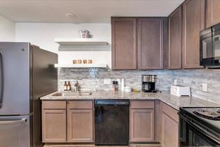 Lake Conroe Family Retreat BBQ, Games, and Boating - 3