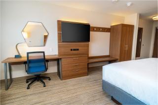 Holiday Inn Express & Suites - Las Vegas - E Tropicana by IHG - 1