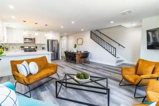 Escape in Modern 4BR Home Sleeps 10 with Parking - 9