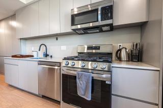 Luxury 1BD Condo in LA with Rooftop City Views, Gym & Free Parking - 9