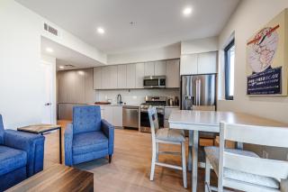 Luxury 1BD Condo in LA with Rooftop City Views, Gym & Free Parking - 5