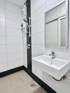 103 1B1B Nusa Bestari-Near Bkt Indah Riverview Inn - 2