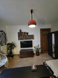 Pb55, Private Room with balcony Coffee& City Vibes - 7