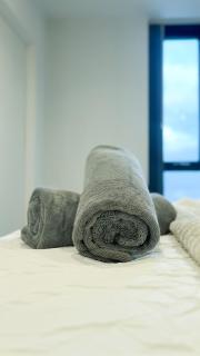 2Bed 2Bath Balcony Smart TV 20mins to Airport Gym - Manchester - 5