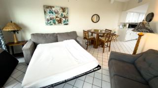 Cozy BBQ Walkable Location Beachfront - 3