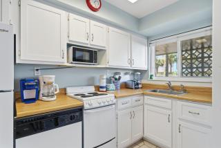 212A - 1BR/1 Bath at Seaspray Condos on Okaloosa Island, Fort Walton Beach, Fl - 5