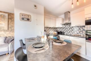 Skylounge- 8Pers -Families - Pros -Terrace- BBQ -Parking- WIFI - 3