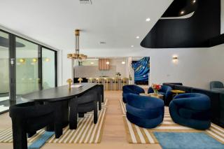 Luxe 4BR Retreat Pool Sleeps 16 Near DT ATX - 5