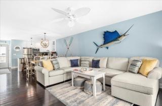 Beautiful Second Floor 2 Bedroom Condo with Great Canal Views - 9