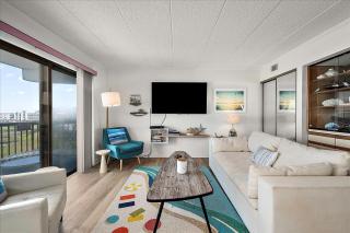 Spacious Condo with Beautiful Bay Views from 24`wide Covered Balcony! - 5