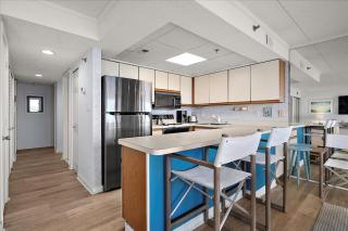 Spacious Condo with Beautiful Bay Views from 24`wide Covered Balcony! - 3