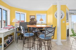 3 Bedroom Uptown Avalon Unit with Indoor Pool! - 7