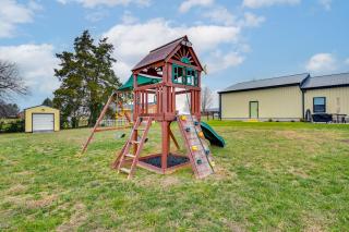 Near CU and Dtwn! Campbellsville Home with Game Room - 2