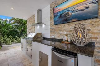 Canal Walk: Tiki Bar, Mini Golf, Pool & Spa On Canal by Anna Maria Life Vacation Rentals - 1