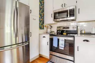 Comfortable Cabin on Lake and 20 min from Ski Hill and Alpine Valley - 3