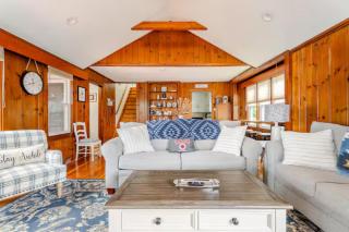 Comfortable Cabin on Lake and 20 min from Ski Hill and Alpine Valley - 9