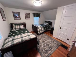 Comfortable Cabin on Lake and 20 min from Ski Hill and Alpine Valley - 3