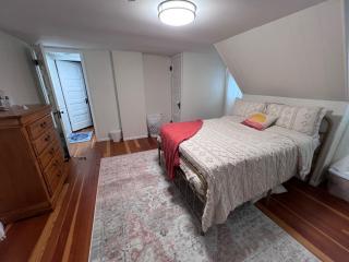 Comfortable Cabin on Lake and 20 min from Ski Hill and Alpine Valley - 2