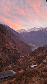 Hill Ice Guesthouse - Tosh Valley - 3