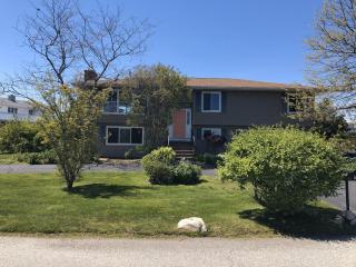 Spacious and Walk to the Beach with Central AC and Outdoor Shower - 0