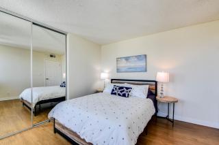 The Electric Blue Abode, Oceanside - 3