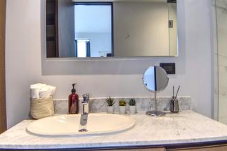 Country Club 1BR KingSize Bed with Air Conditioner & Amazing Views - 5