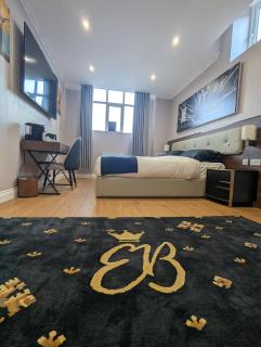 Empress Boutique Hotel Suites - 4