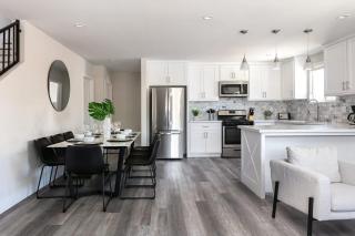 Spacious Home Central Area Airport Free Parking - 4