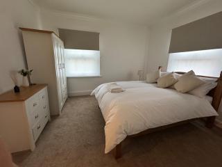 Spacious 1BR Apt near Bedford Stn & Town Centre - 0