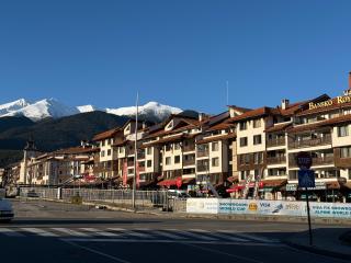 Downtown Apartment 300m to Gondola - 2