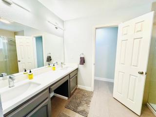 Amazing Views Hot Tub-Games-Fire pit 6BR Sleeps 20 - 2